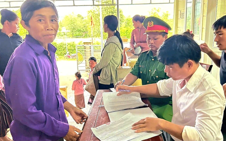 Người dân đi nhận tiền mừng Quốc khánh quá đông, chính quyền giải quyết ra sao cho nhanh? - Ảnh 3.