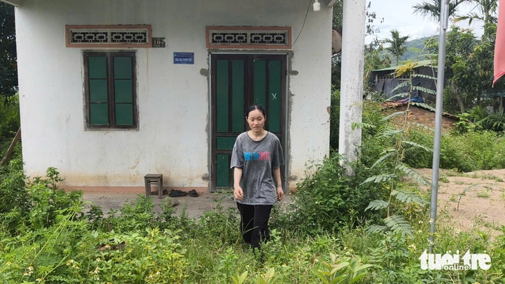 Chăm mẹ mù lòa, làm thêm từ lớp 9, nữ sinh cao nguyên đậu Đại học Công nghiệp TP.HCM - Ảnh 6.