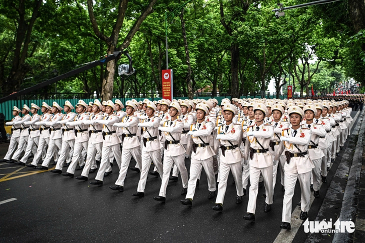 - Ảnh 8. diễu binh - Ảnh 32.