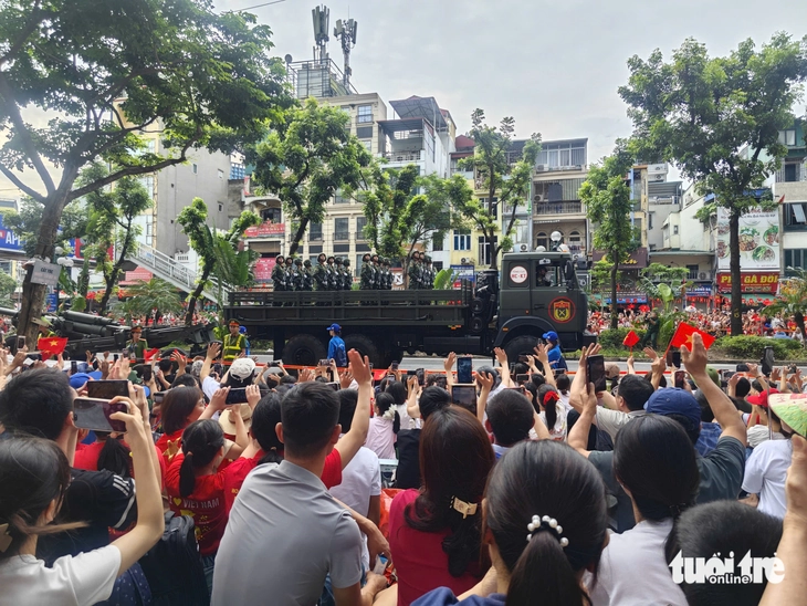 - Ảnh 10. diễu binh - Ảnh 34.