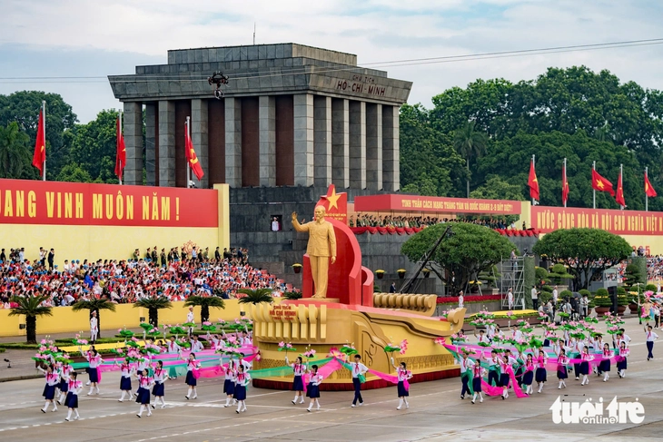 diễu binh - Ảnh 4.
