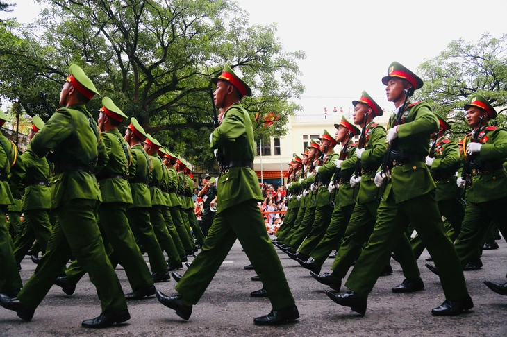 diễu binh - Ảnh 1.