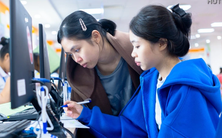 Thí sinh ‘té ngửa’ vì nhập học mới biết không được học ngành trúng tuyển - Ảnh 2.
