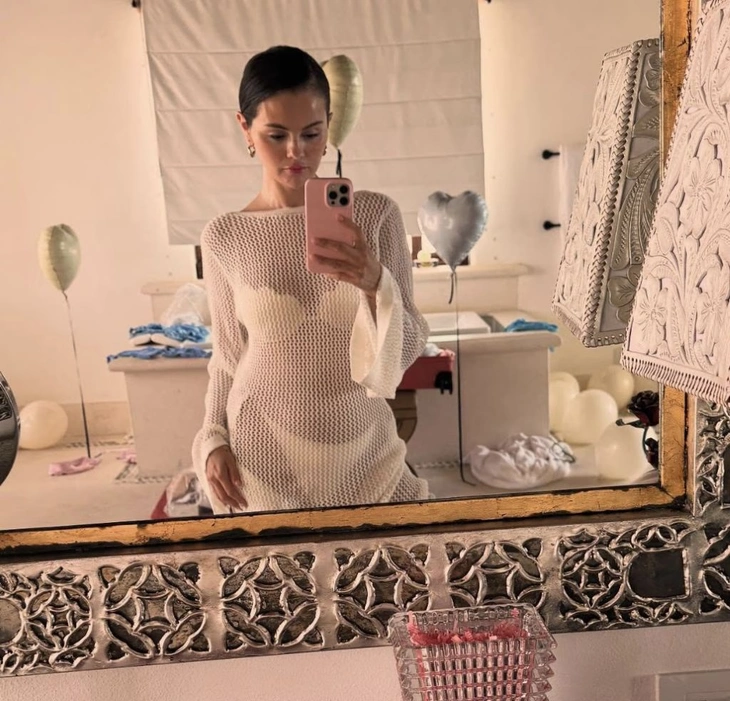 Selena Gomez - Ảnh 3.