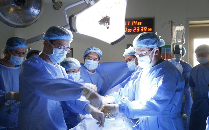 13 Trung tâm Y tế khu vực tại TP.HCM sẽ được chuyển đổi thành bệnh viện - Ảnh 3.