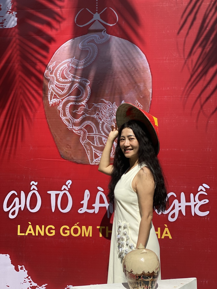 Làng gốm cổ ở Đà Nẵng tung sản phẩm 'bắt trend' mừng Tết độc lập - Ảnh 6.