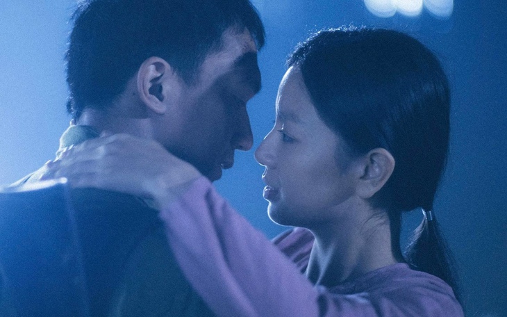Làm giàu với ma 2 bị cơn sốt Mưa đỏ áp đảo; Thanh gươm diệt quỷ hạ nhiệt - Ảnh 6.