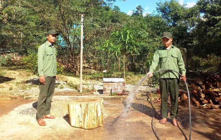 Món quà của Bí thư Trần Lưu Quang xóa cảnh thiếu nước cho cán bộ giữ rừng Chư Mom Ray - Ảnh 1.