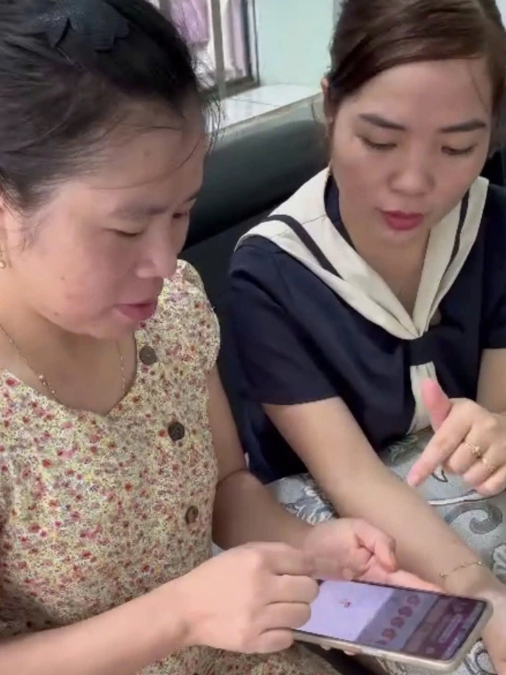 Xã đầu tiên ở Đồng Nai hoàn thành tặng quà Quốc khánh 2-9 cho người dân qua VNeID - Ảnh 2.