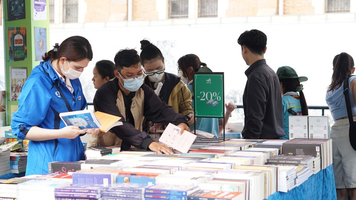 Đọc và 'nghe nói' - Ảnh 1.