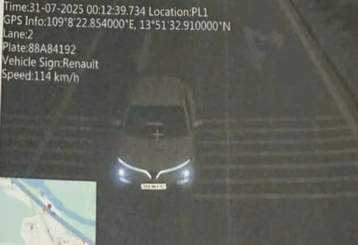 Ô tô phóng 114km/h trên đoạn đường giới hạn tốc độ 50km/h- Ảnh 1. tốc độ - Ảnh 1.