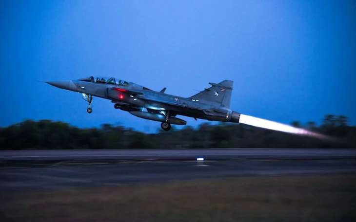 Thái Lan bác bỏ lời kêu gọi dừng sử dụng tiêm kích F-16 của ông Hun Sen - Ảnh 2.