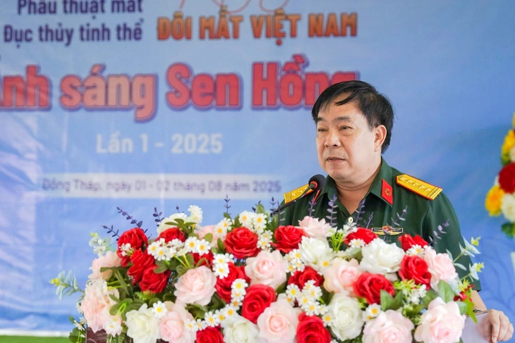Sinh viên Văn Hiến góp sức trong ‘Ánh sáng Sen Hồng’ - Ảnh 2.