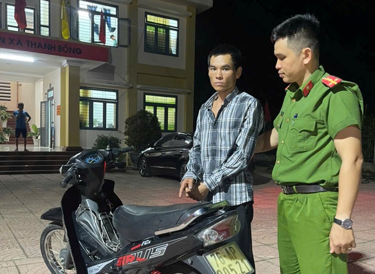 Công an Quảng Ngãi bắt loạt thủ phạm trộm xe máy từ trên núi đến khu công nghiệp - Ảnh 1.