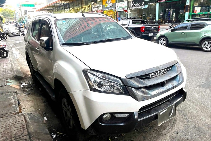 Vụ xe hơi bị 'bỏ rơi' cả năm ở Nha Trang: Người đàn ông quốc tịch Trung Quốc mượn xe nhưng không trả - Ảnh 1. Nha Trang - Ảnh 1.
