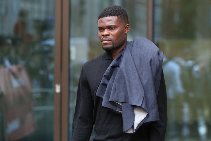 Sao Arsenal Thomas Partey bị 5 cáo buộc hiếp dâm vẫn được tại ngoại - Ảnh 1.