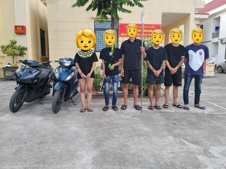 tuýp sắt - Ảnh 1.