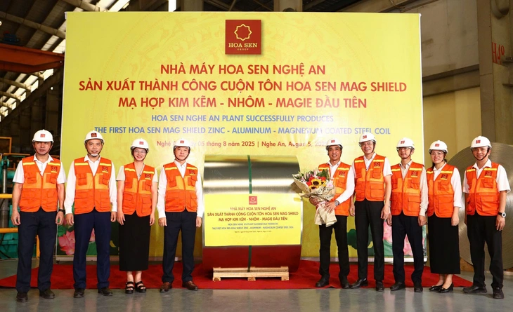 Sản xuất thành công tôn siêu bền Hoa Sen Mag Shield - Ảnh 1.