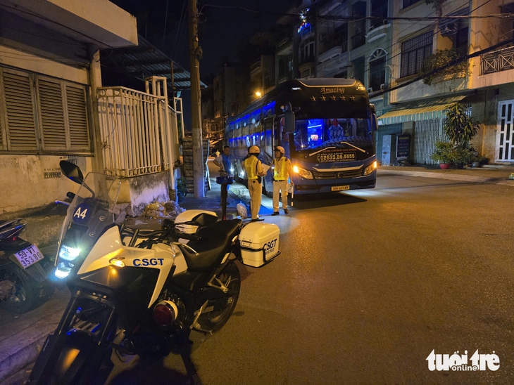 Xe giường nằm nên quản, không nên cấm - Ảnh 1.