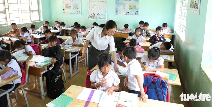 Đắk Lắk thiếu gần 700 biên chế giáo viên, nhân viên trước thềm năm học mới- Ảnh 1. Đắk Lắk thiếu gần 700 biên chế giáo viên, nhân viên trước thềm năm học mới - Ảnh 1.