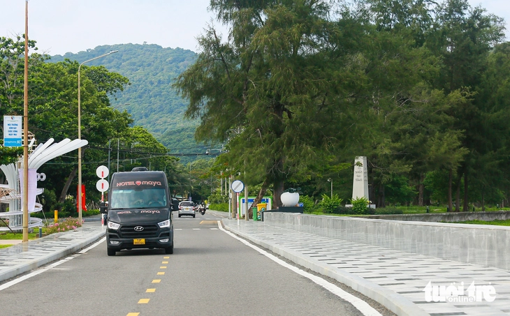 Côn Đảo hướng tới giao thông xanh: 6 tuyến buýt điện mở đầu hoạt động ra sao?- Ảnh 1.