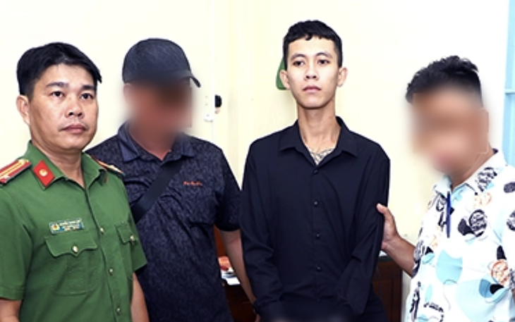 Sau tiếng hét, phát hiện 2 người chết, 1 bị thương trong phòng trọ tại TP.HCM - Ảnh 2.