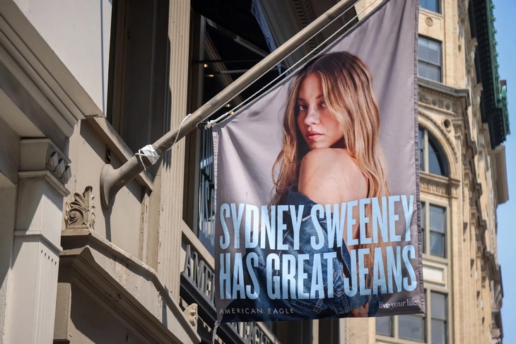 Đoạn quảng cáo của Sydney Sweeney có gì mà khiến ông Trump ca ngợi, còn réo tên Taylor Swift? - Ảnh 3.