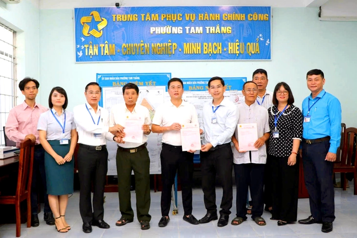 Phường Tam Thắng dừng thu tiền mặt các khoản thuế, phí và xử phạt - Ảnh 1.