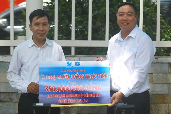 Phường Xuân Hòa lắp 4 trụ uống nước tại vòi, mát lòng  người đi đường ngày nắng nóng - Ảnh 2.