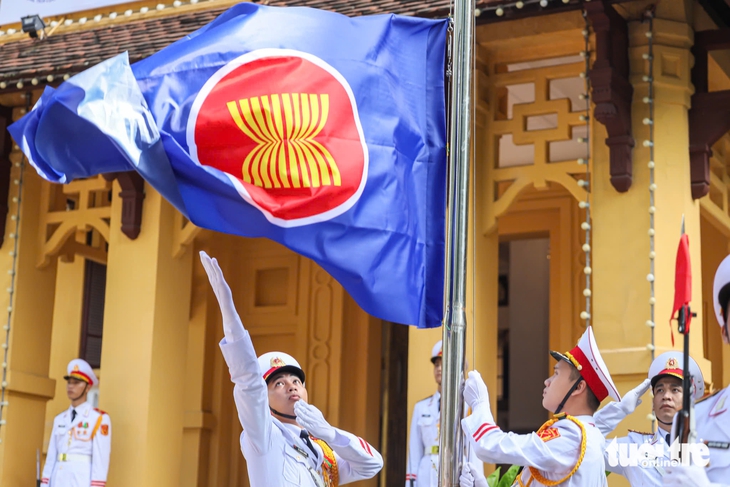Lễ thượng cờ đón tuổi 58 của ASEAN tại Hà Nội và TP.HCM - Ảnh 4.