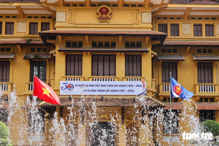 Lễ thượng cờ đón tuổi 58 của ASEAN tại Hà Nội và TP.HCM- Ảnh 5.