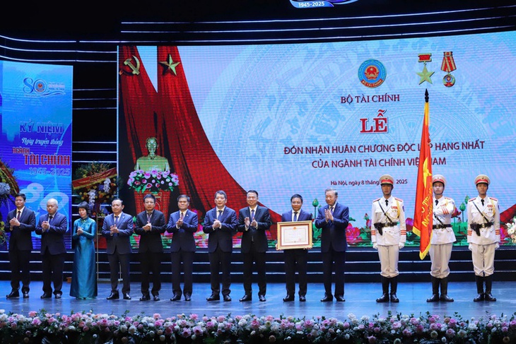 Tổng Bí thư: Phải tăng thu, tiết kiệm chi để đầu tư những dự án lớn mang tính xoay chuyển tình thế - Ảnh 2.