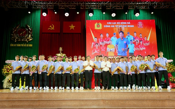 Chủ tịch Nguyễn Văn Được: Khôi phục CLB Công An TP.HCM mang lại niềm vui cho người dân thành phố - Ảnh 1.