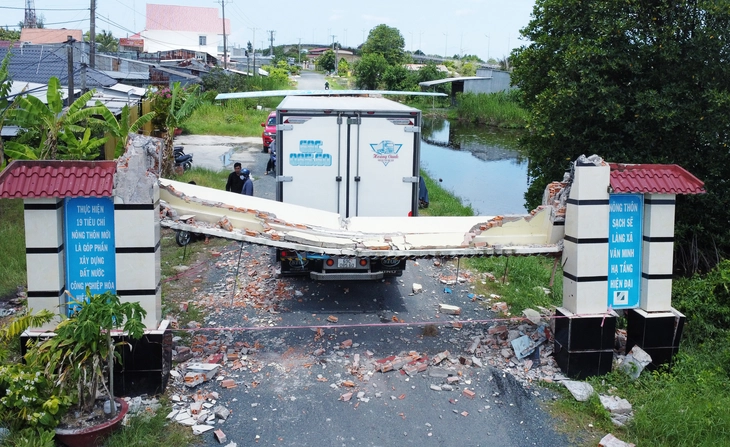 CỔNG CHÀO - Ảnh 1.