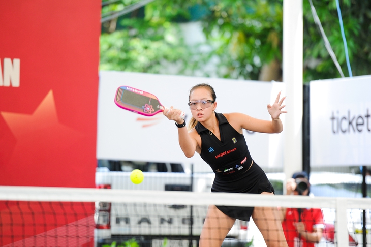 Tay vợt nữ 17 tuổi Việt Nam ký hợp đồng với Hiệp hội Pickleball Mỹ - Ảnh 1.