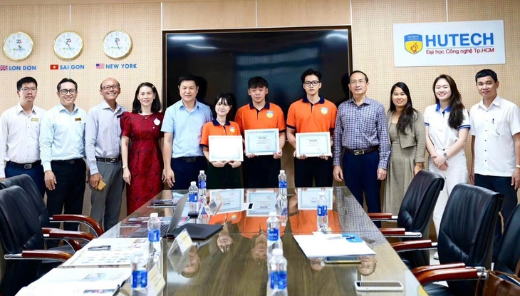 Sinh viên biến vỏ thanh long thành giải pháp hữu cơ, giành giải - Ảnh 4.