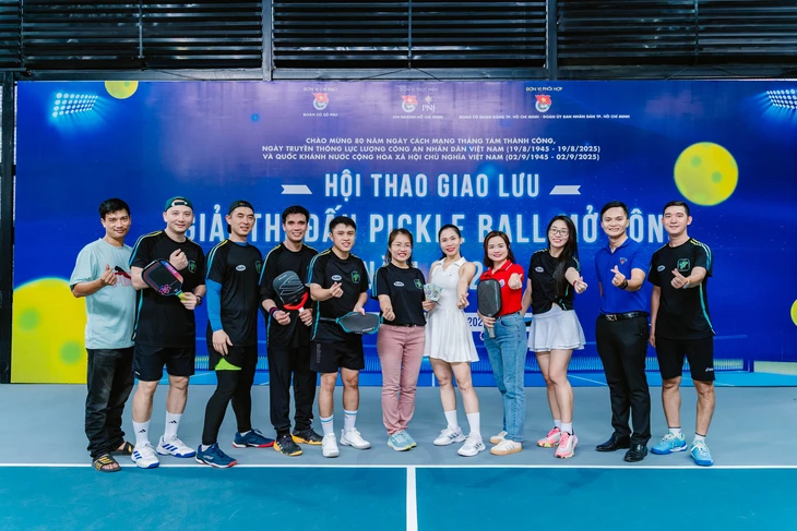 Sôi nổi Giải Pickleball cán bộ đoàn viên TP.HCM - Ảnh 1.