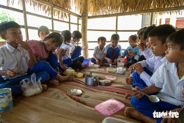 xã biên giới - Ảnh 2.
