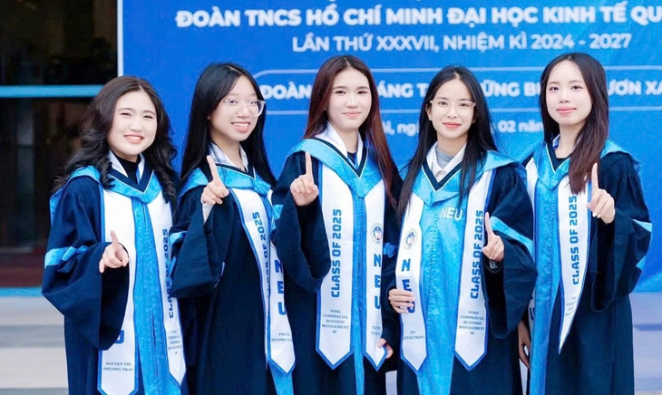 Đưa tiếng Anh thành ngôn ngữ chính ở đại học - Ảnh 1. tiếng Anh - Ảnh 1.