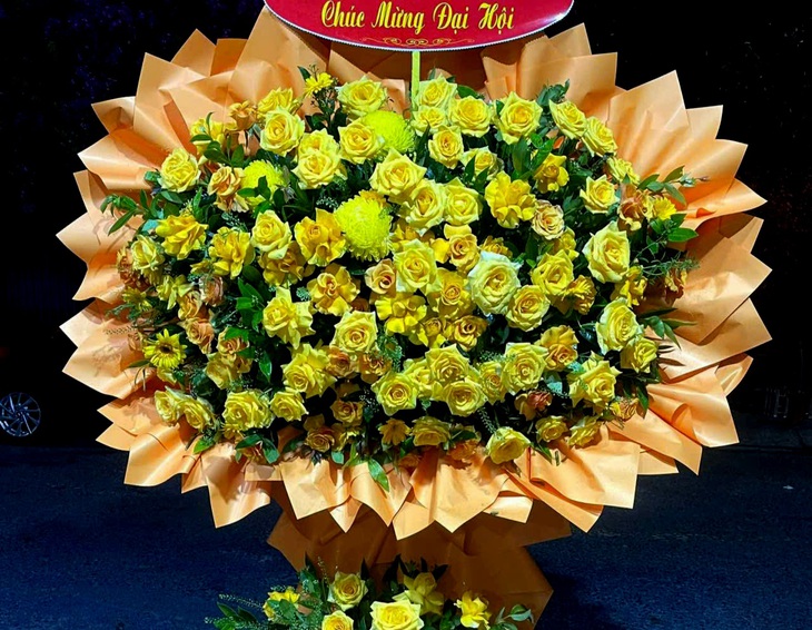 Yêu cầu đại hội đảng bộ cấp xã không văn nghệ chào mừng, không quá 5 lẵng hoa - Ảnh 1.