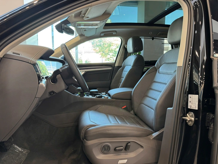 Volkswagen Touareg - Ảnh 20.