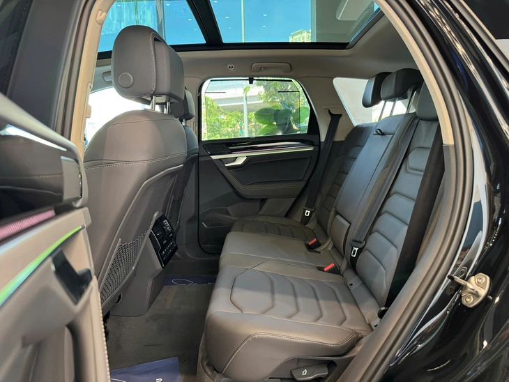 Volkswagen Touareg - Ảnh 21.