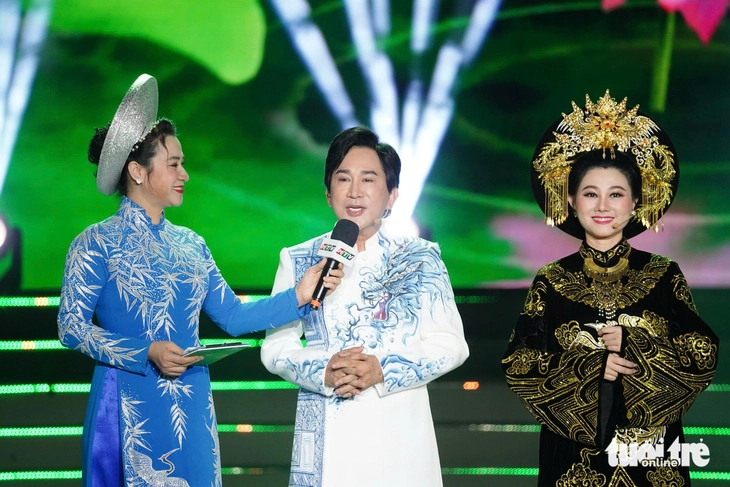 Kim Tử Long sống chết gì cũng đứng trên sân khấu ca cải lương - Ảnh 3. Kim Tử Long - Ảnh 2.