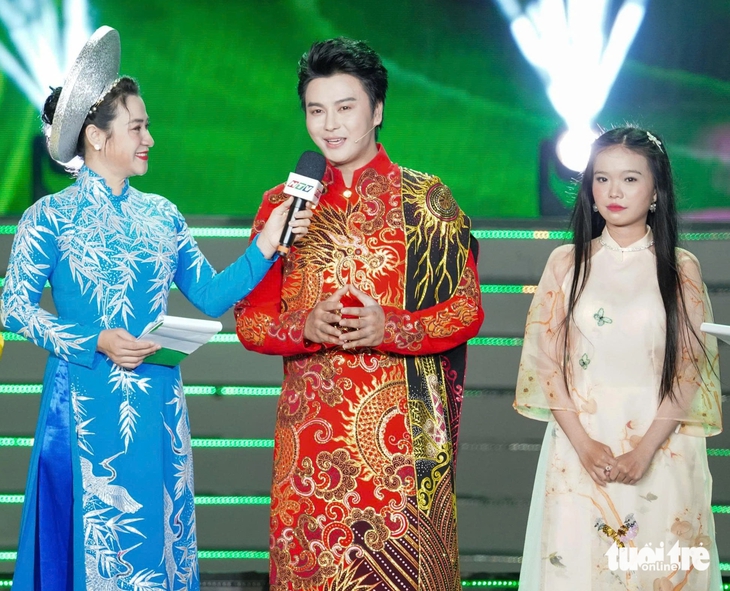Kim Tử Long sống chết gì cũng đứng trên sân khấu ca cải lương - Ảnh 5. Kim Tử Long - Ảnh 4.