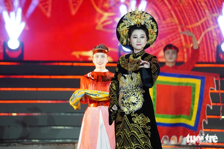 Kim Tử Long sống chết gì cũng đứng trên sân khấu ca cải lương - Ảnh 6. Kim Tử Long - Ảnh 5.