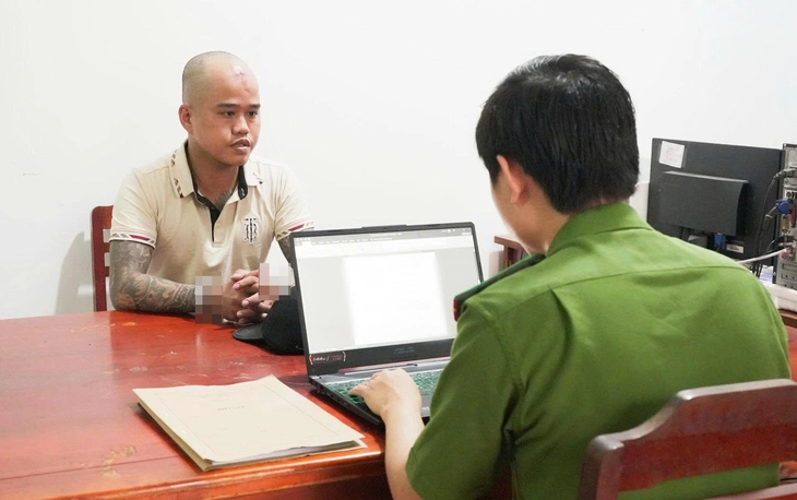 Tạm giữ người cuỗm xe phân khối lớn, để 'người yêu' ở lại cửa hàng - Ảnh 1. xe phân khối lớn - Ảnh 1.