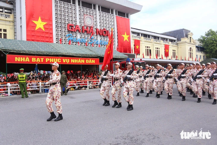 diễu binh - Ảnh 6.