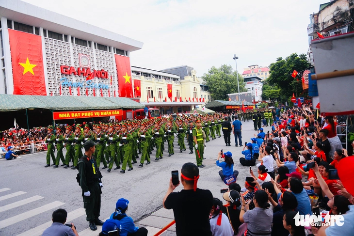diễu binh - Ảnh 8.