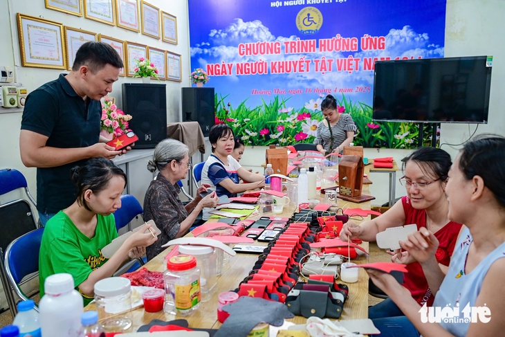 Món quà lưu niệm mừng Quốc khánh từ đôi bàn tay đặc biệt - Ảnh 5. Quốc khánh - Ảnh 5.