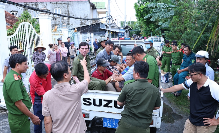 An Giang: triệt phá trường gà liên quan 50 con bạc, thu giữ 87 triệu đồng - Ảnh 3.